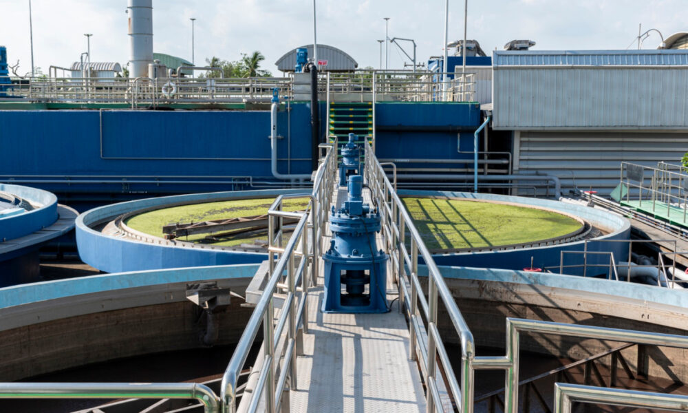 Comment le traitement des eaux usées industrielles renforce la durabilité des entreprises ?